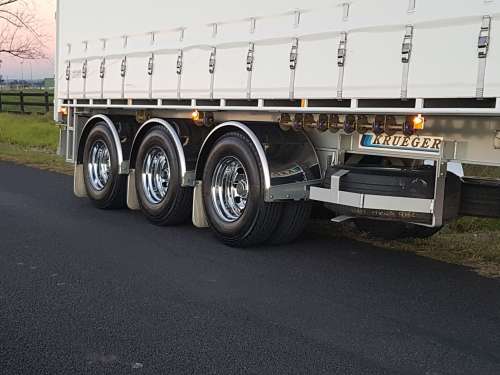 Tri axle Trailer with Traditional Smooth Fenders SF 2448 16 S